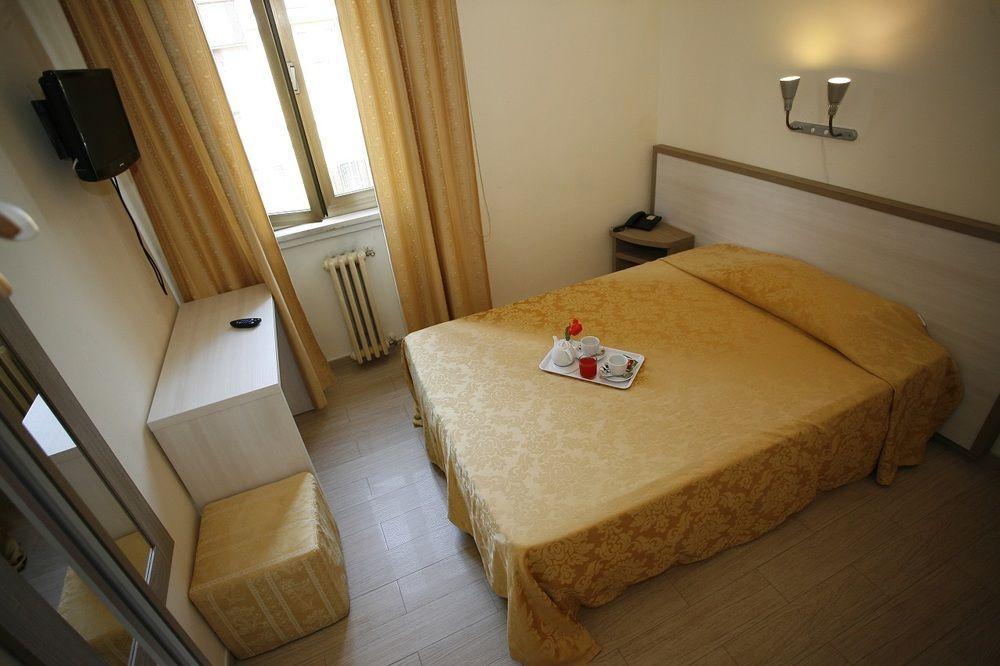 Hotel Adler Milan Exterior photo