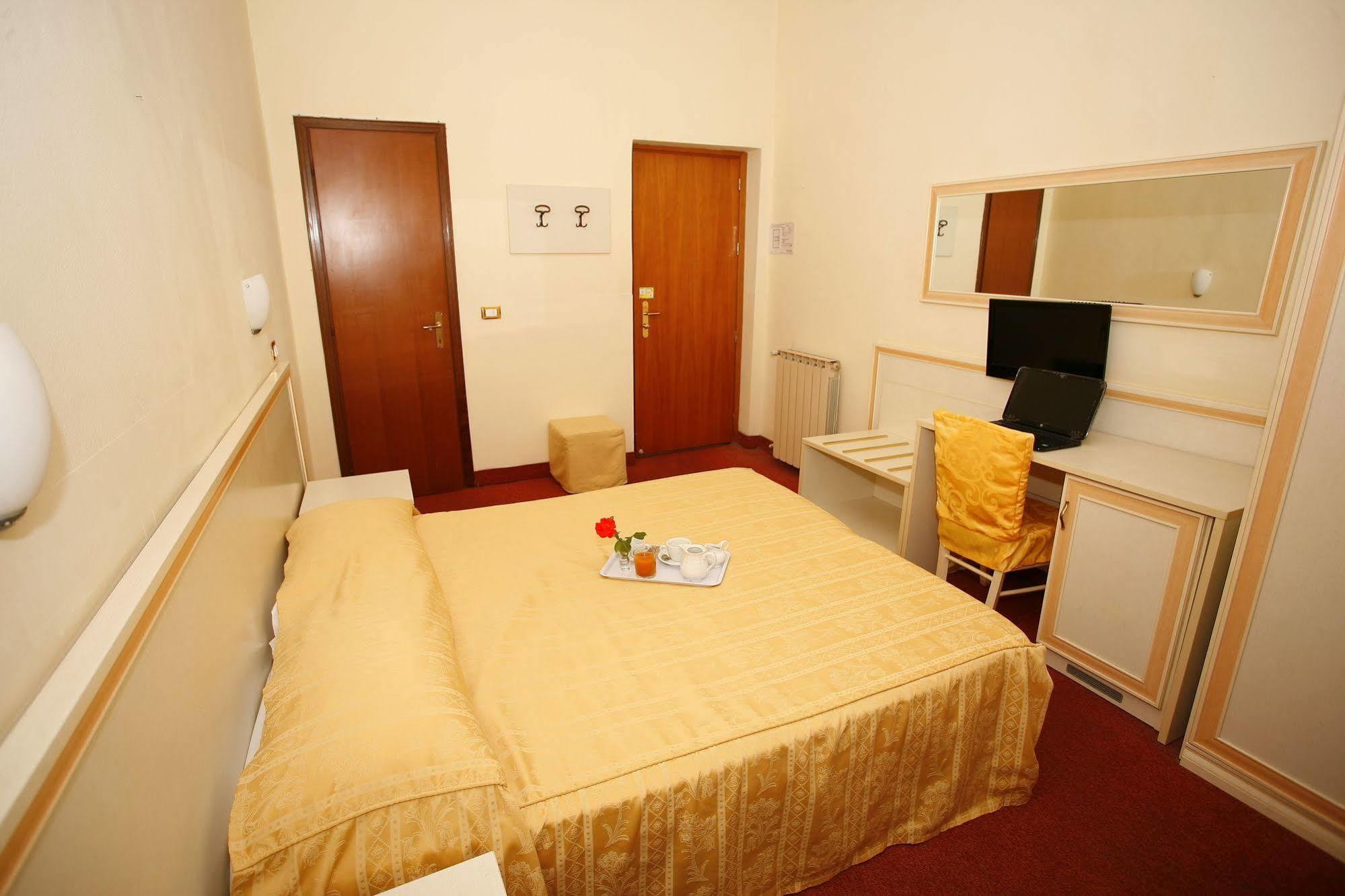 Hotel Adler Milan Exterior photo