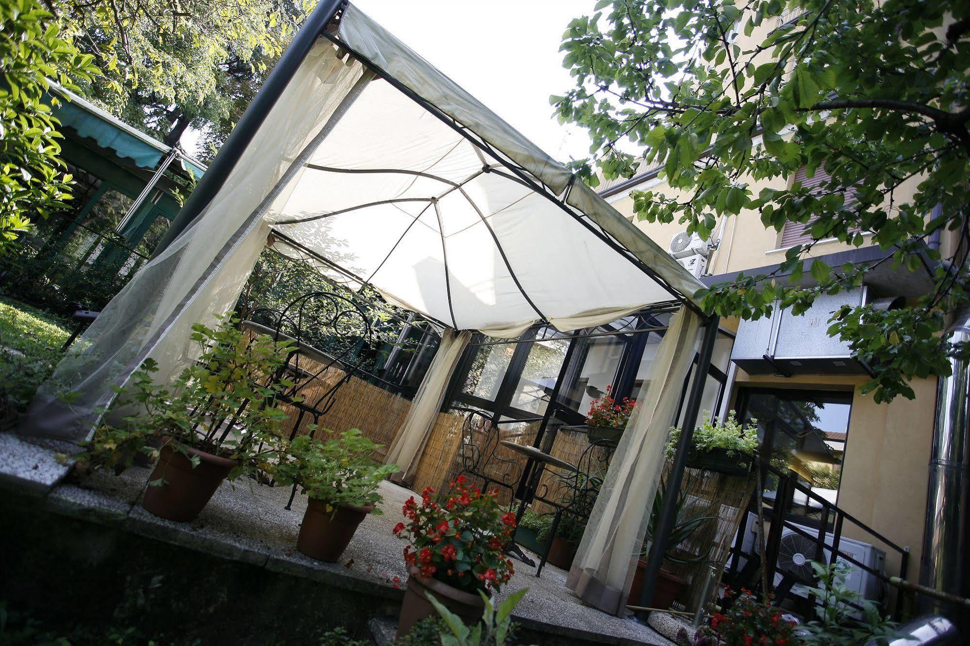 Hotel Adler Milan Exterior photo